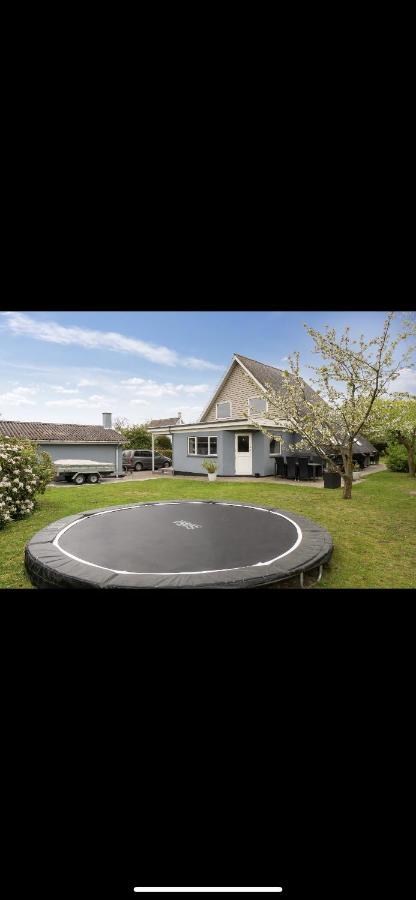 Big Villa In Stege Near Mons Klint With Trampolin Exterior foto